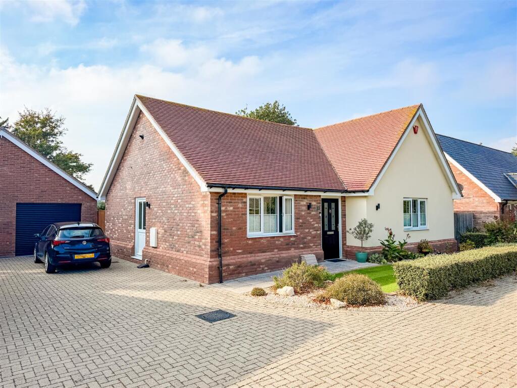 Main image of property: Clay Hall Crescent, East Clacton, Essex