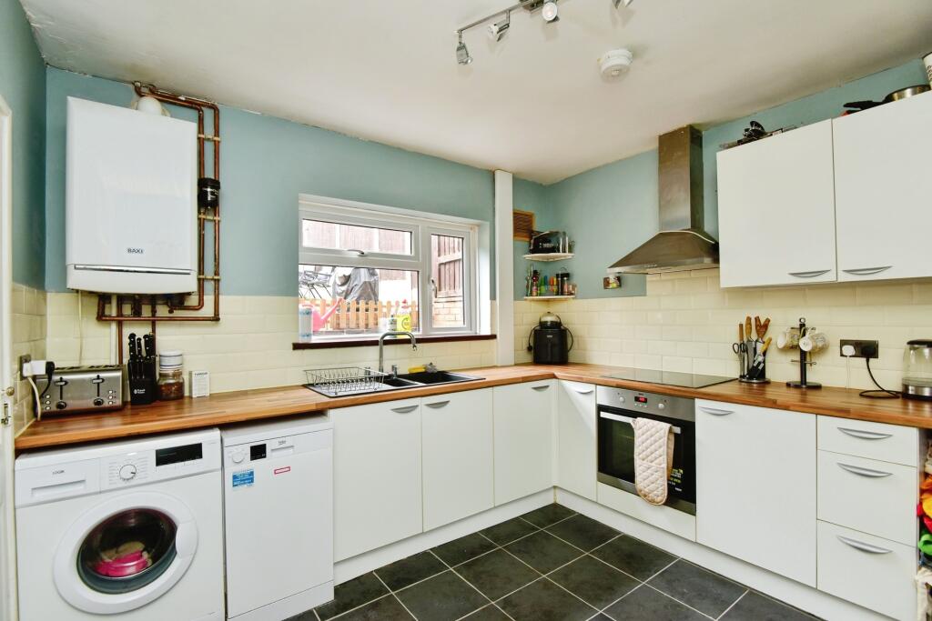 House in Stoke-on-Trent - View 3