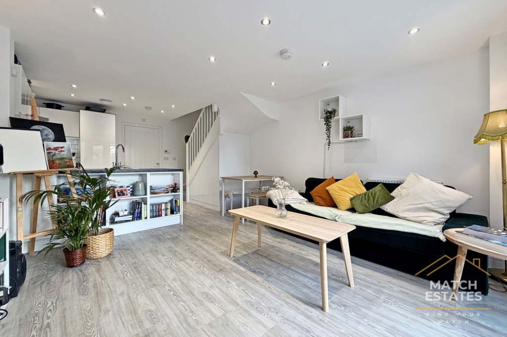 House in Folkestone, Golden Valley, Sandgate - View 3