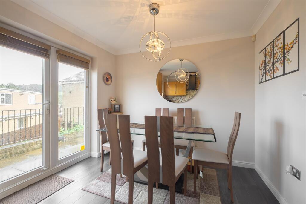 House in Halifax - View 5