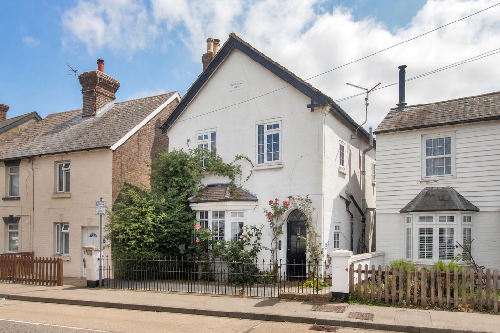 Main image of property: Maidstone Road, Paddock Wood, Tonbridge