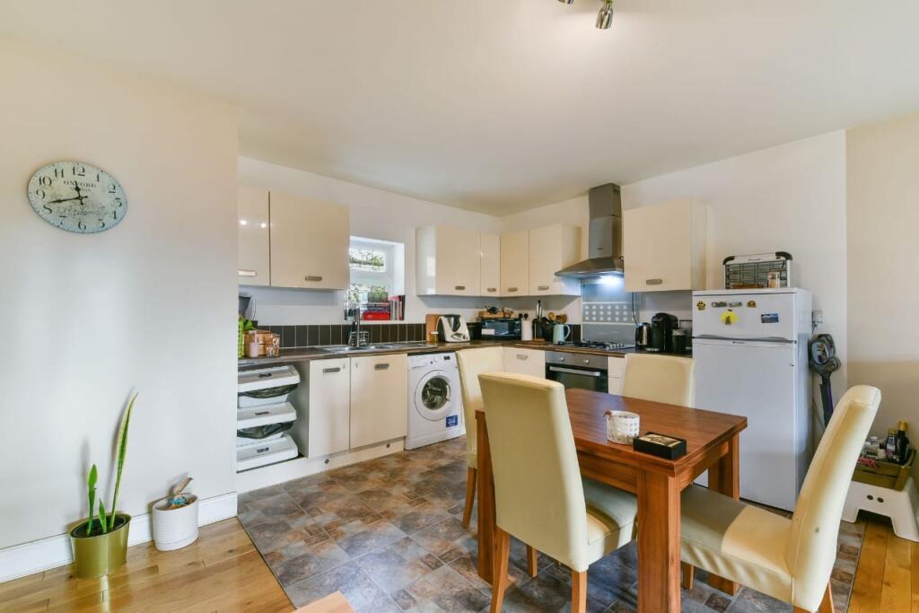 Worton Road, Isleworth, Hounslow photo 5