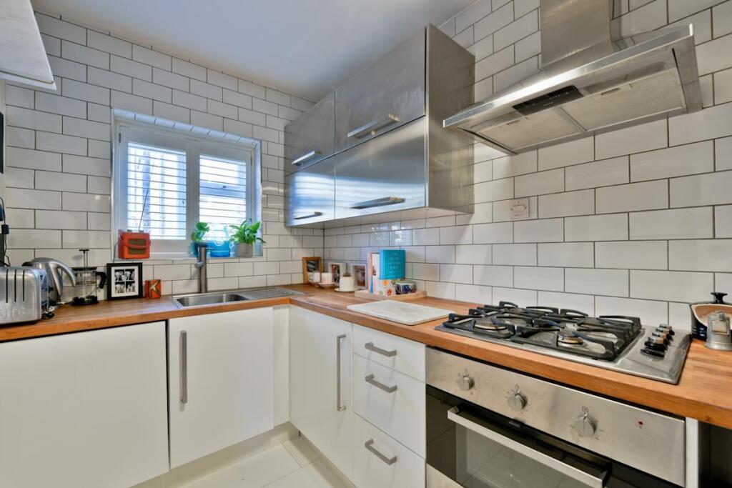 Apartment in London - More