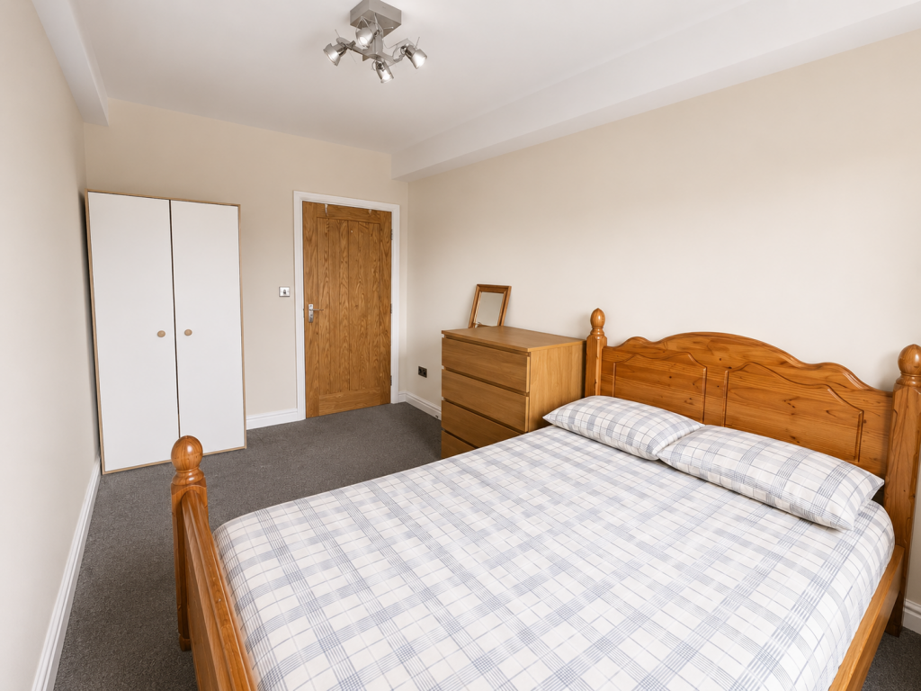 Apartment in Wakefield - View 3