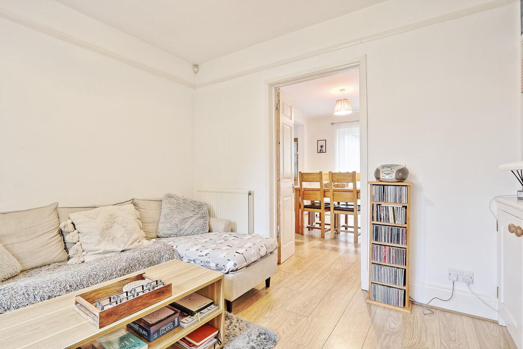 132, Barton Road photo 3
