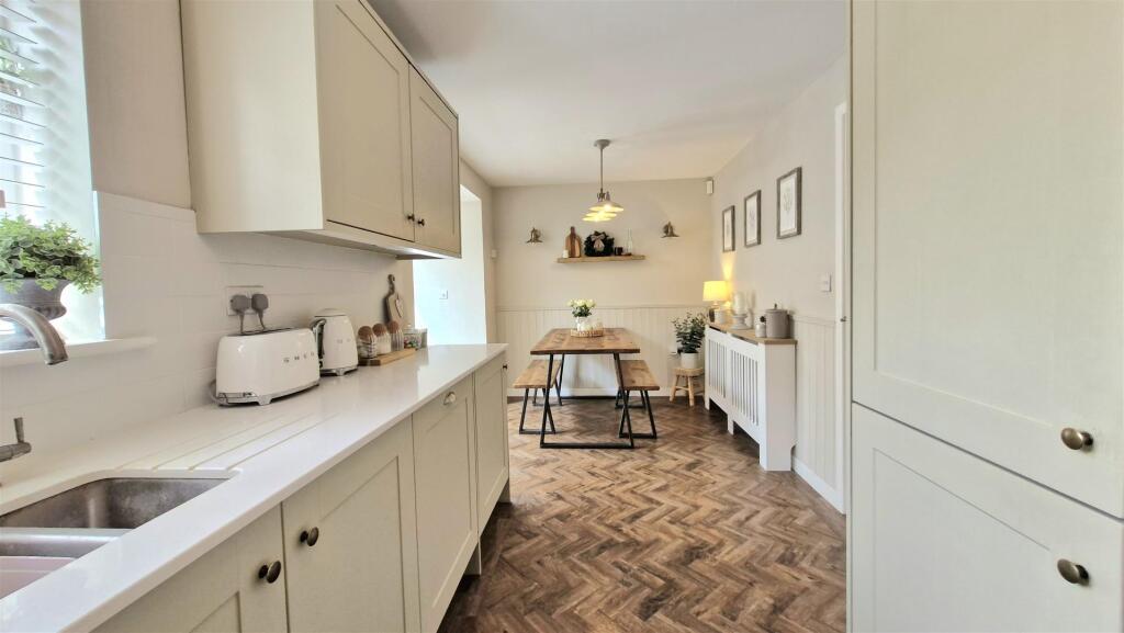Jubilee Drive, MARKET DEEPING, Peterborough photo 2
