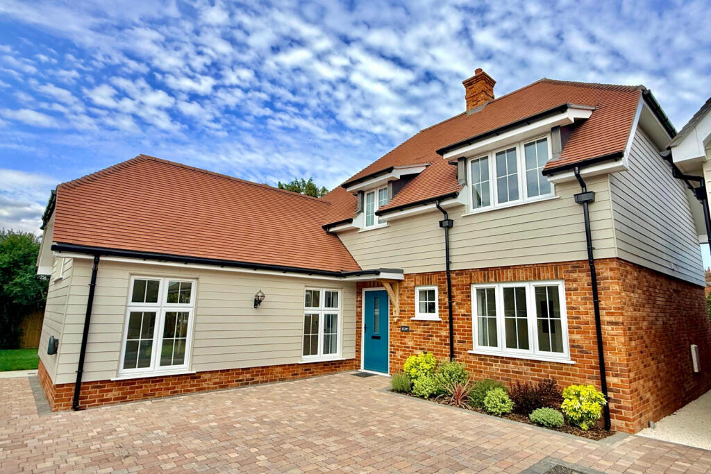 House in New Forest, Ringwood - View 2