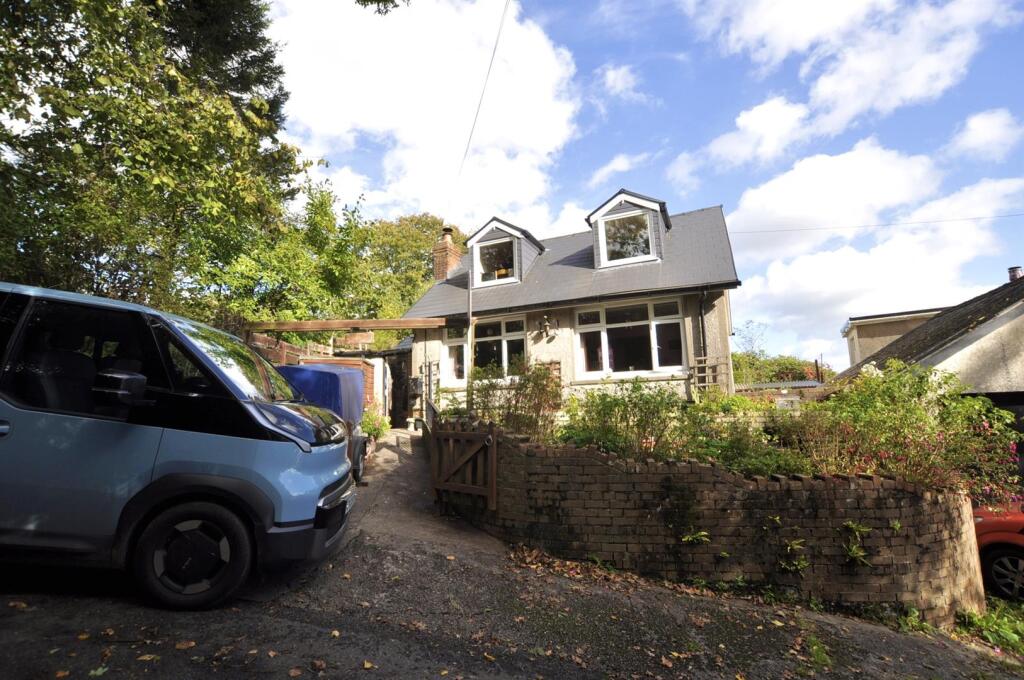 Main image of property: Hen Heol Y Banc, Pontyberem, Llanelli