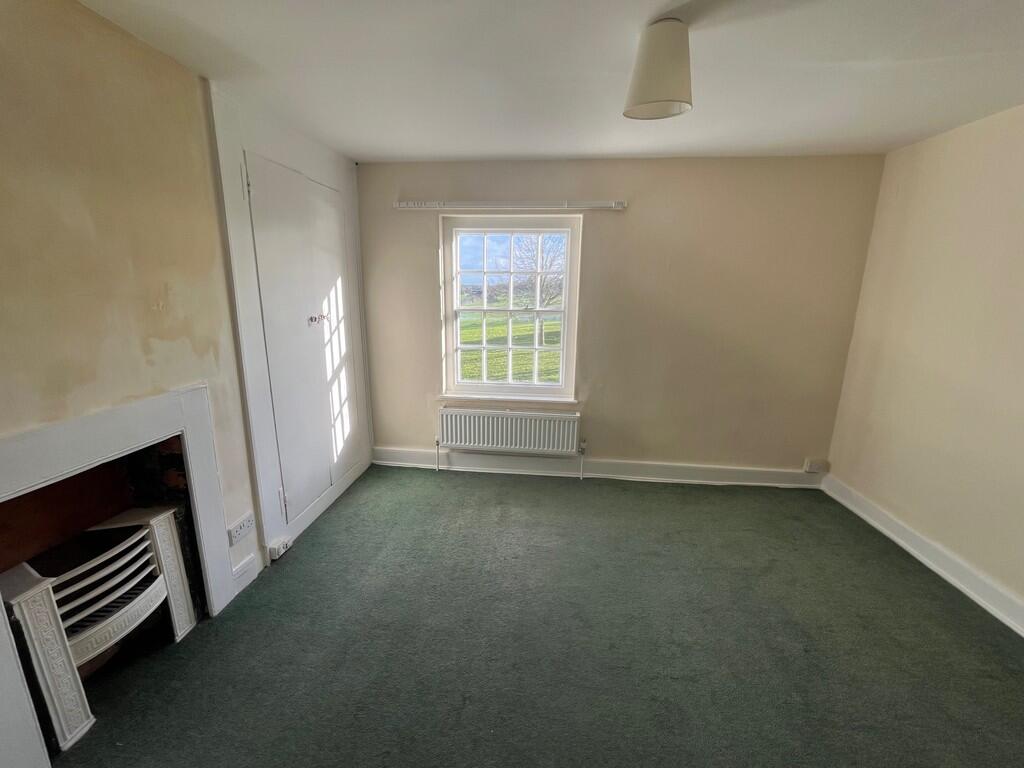 House in Hungerford, Eddington - More