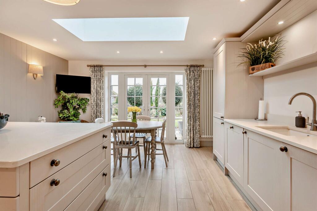 Bridge Street, Deeping St. James, Peterborough - View 5