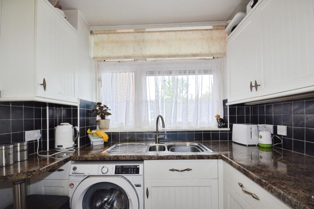 Apartment in Romford, Goodmayes, Chadwell Heath - More