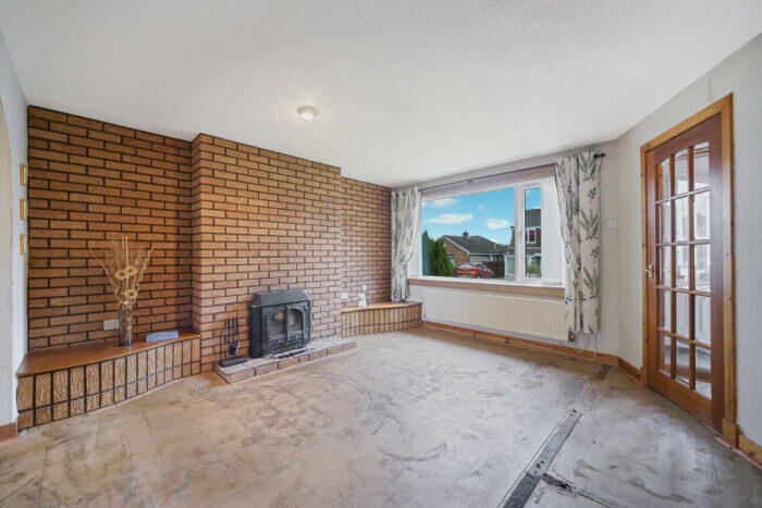 4 Holly Crescent, Dunfermline, KY11 8BT photo 2