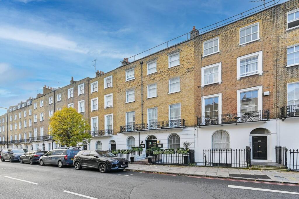 2-bed flat on Gloucester Place, Regent's Park, London, NW1, £675,000