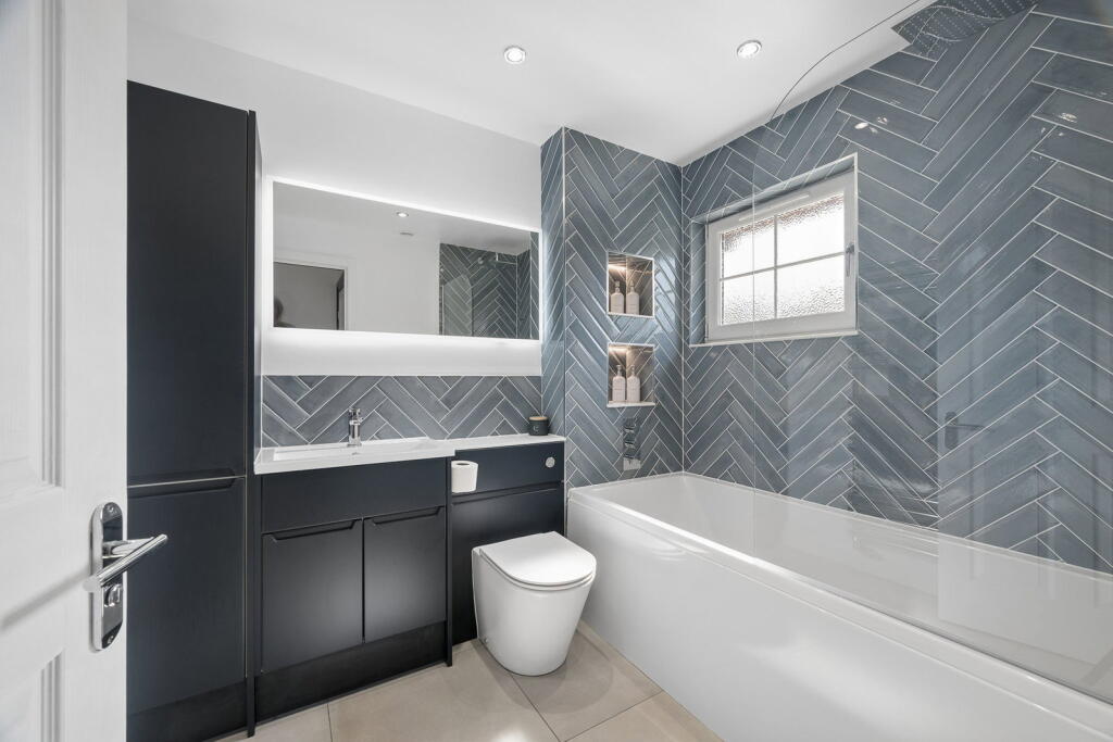 House in Livingston, Ladywell - View 5