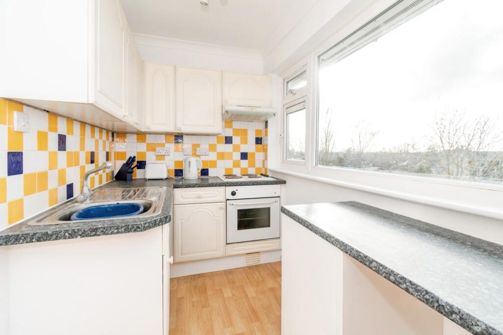 Hulse Road, Banister Park, Southampton, Hampshire, SO15 photo 4