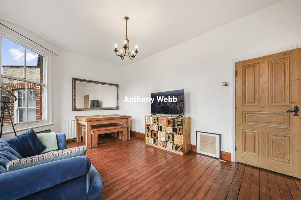 Apartment in London - More