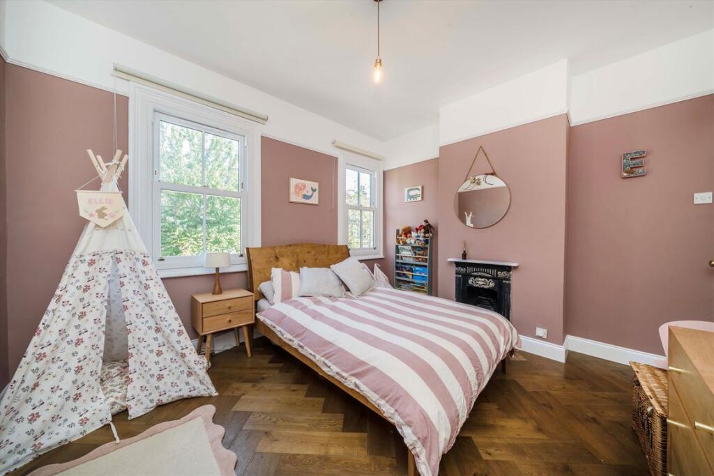 House in Twickenham - View 5