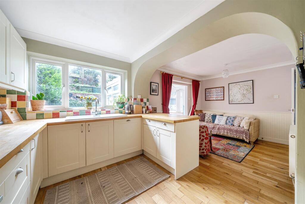 Spencer Drive, Tiverton photo 3