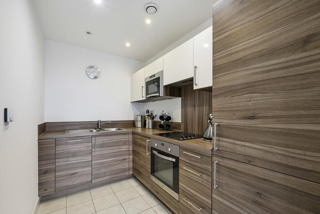 Apartment in London, Custom House, Silvertown - View 5