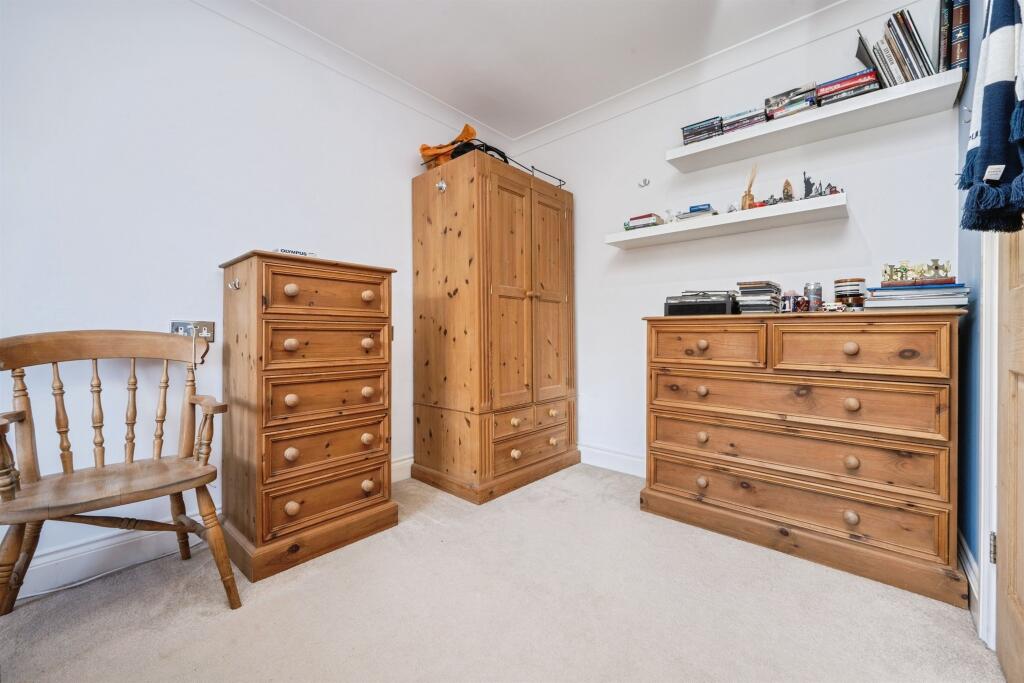 Additional image 21 of Mount Drive, Park Street, St. Albans