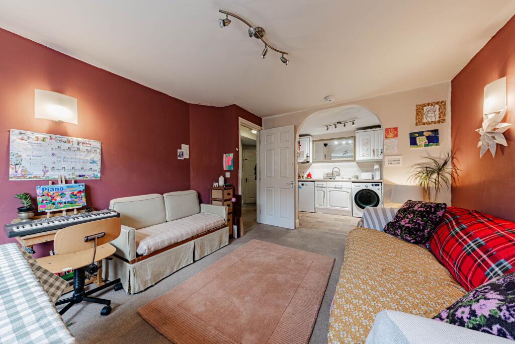 Apartment in Faversham, Preston - More