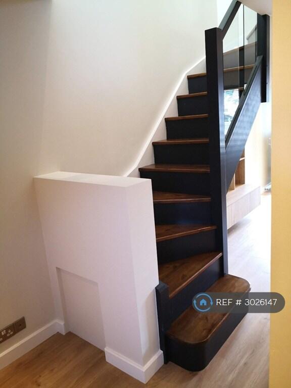 House in Southampton - More