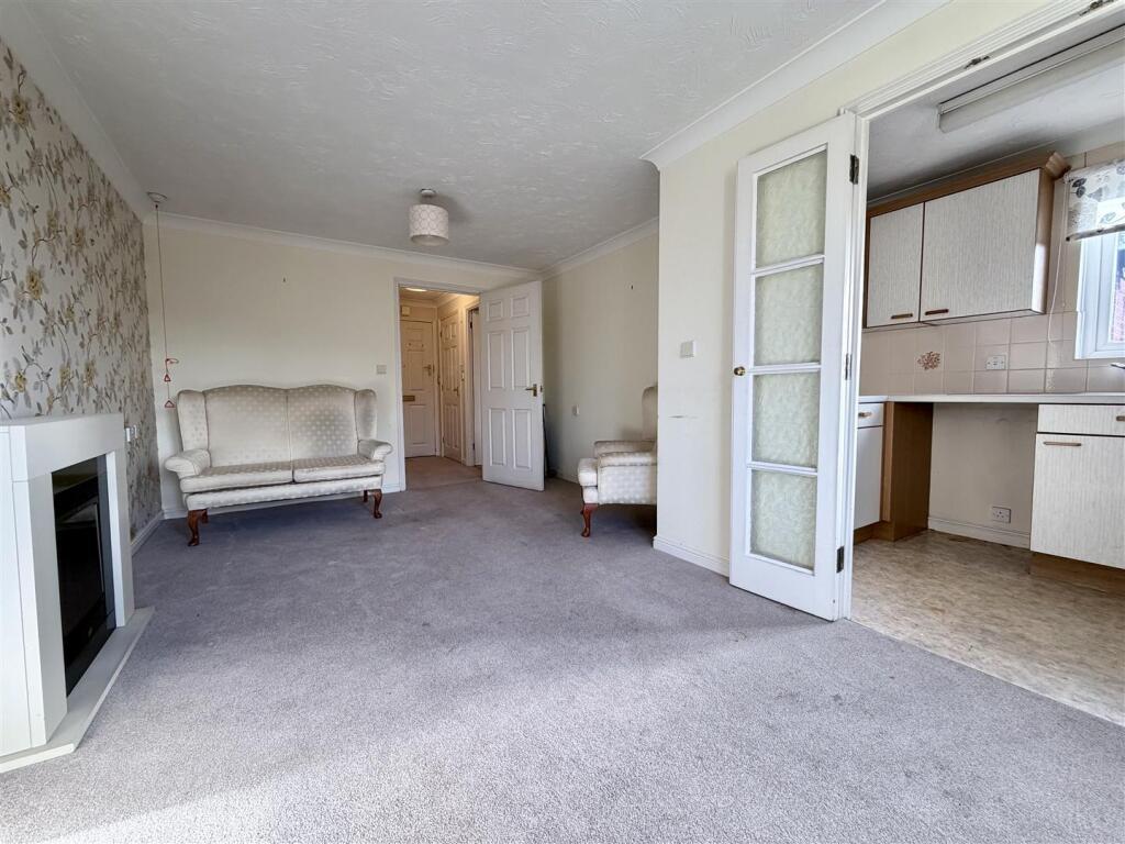 Montgomery Court, Coventry Road, Warwick photo 3