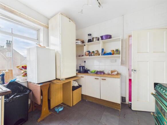 Kitchen (Flat 1)