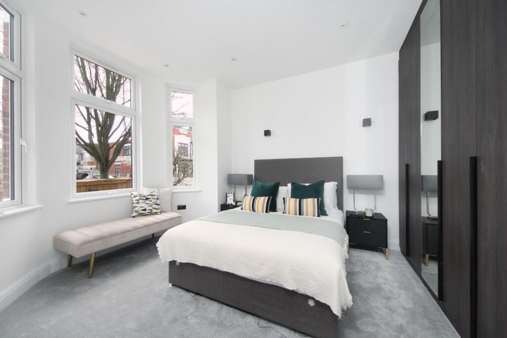 Apartment in London - More