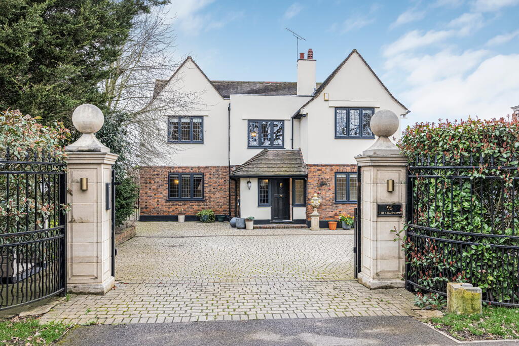 Main image of property: Manor Road, Chigwell, Essex, IG7