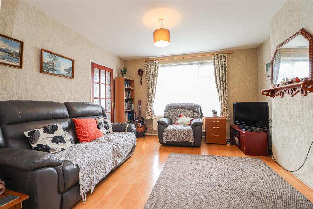 Lingmoor Way, Harraby, Carlisle photo 4