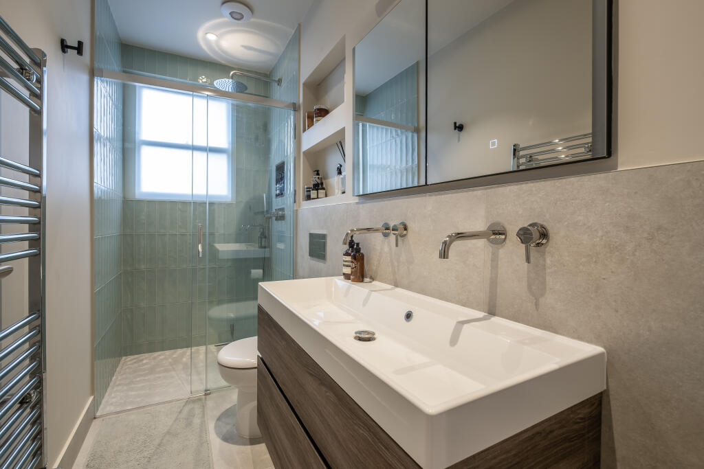 Apartment in London, Mortlake - View 3