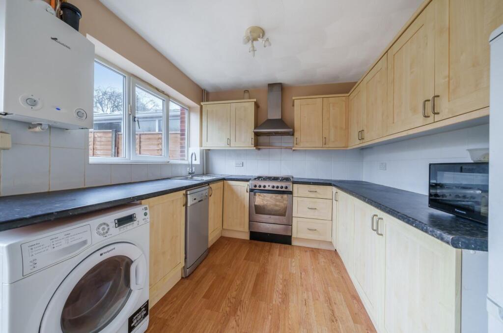 House in Sandhurst - More
