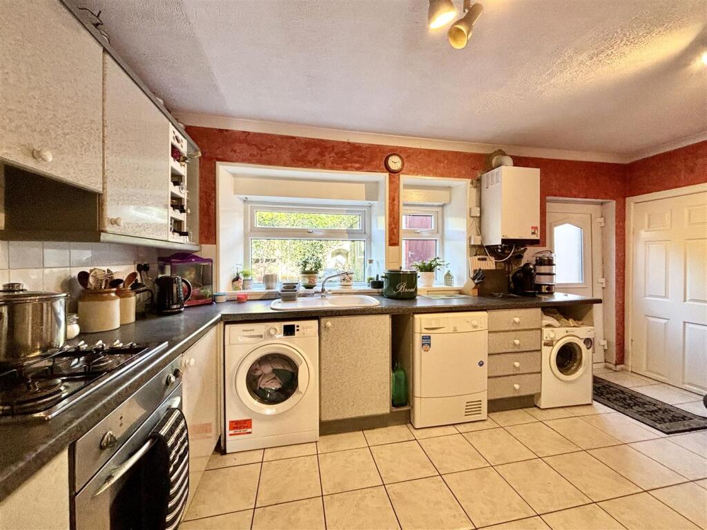 Additional image 10 of Hollybank, Catherine Slack, Queensbury