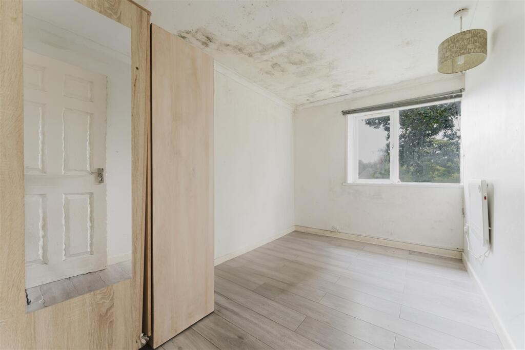 Apartment in Twickenham - More