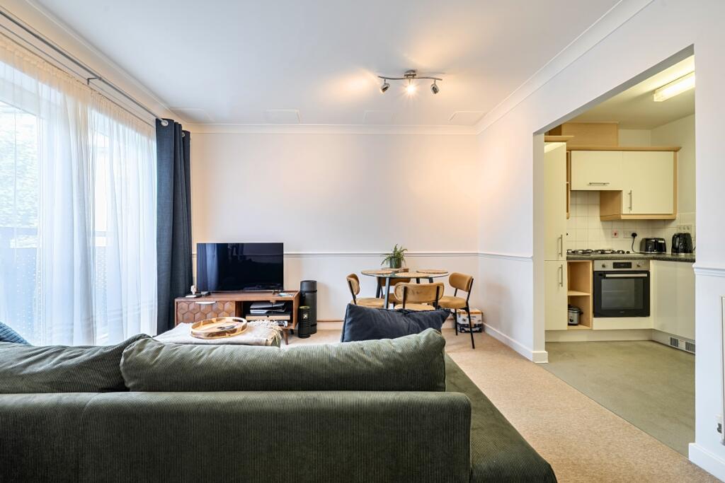 Apartment in Watford, Cassio Metro, Holywell Estate - View 4
