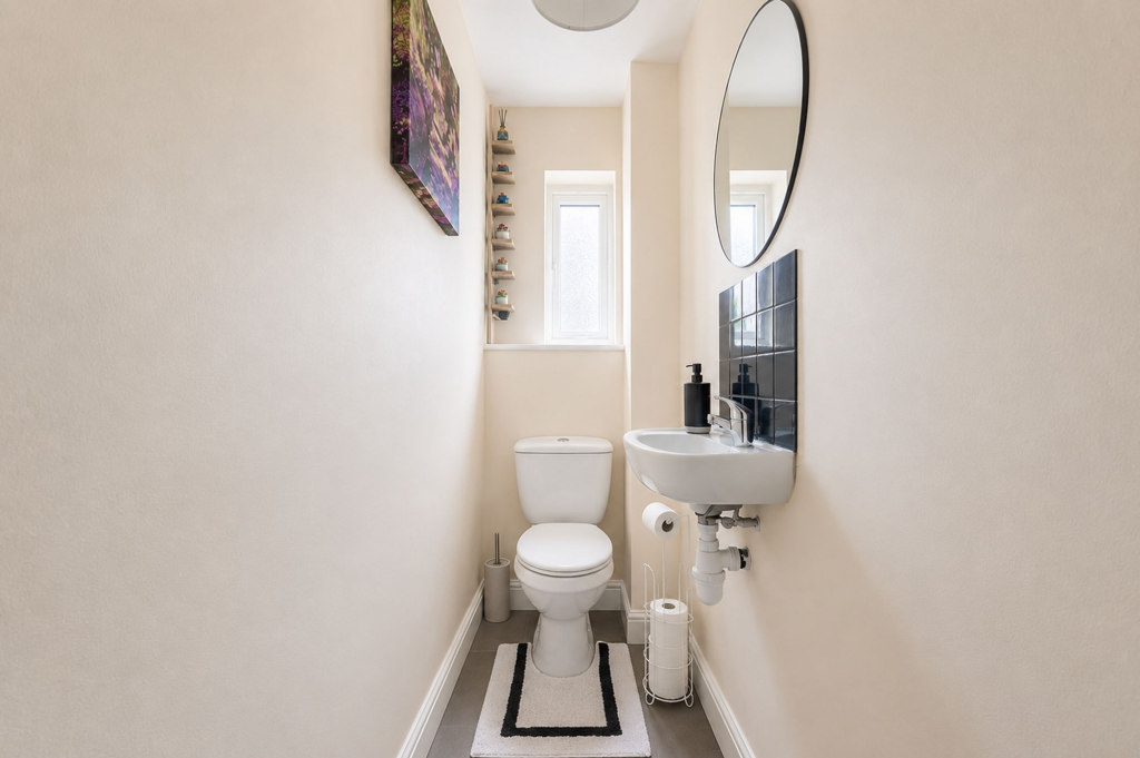 House in West Lancashire, Skelmersdale - More