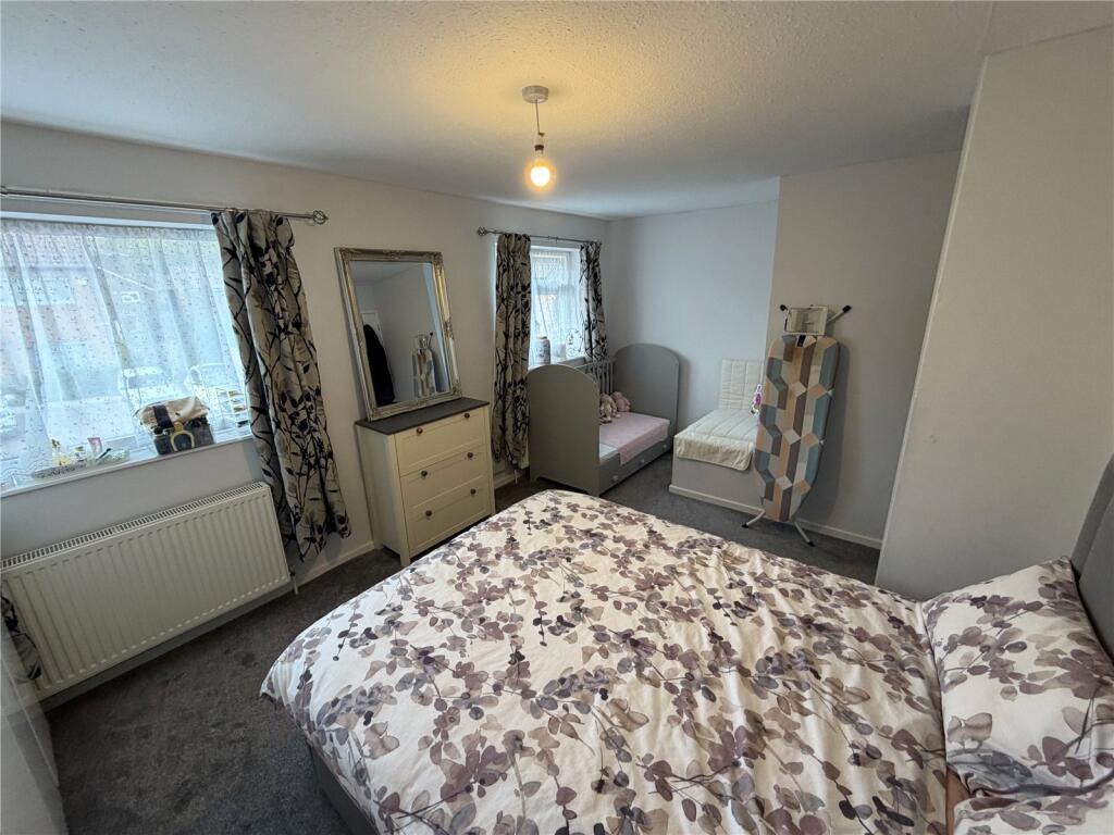 House in Slough - View 5