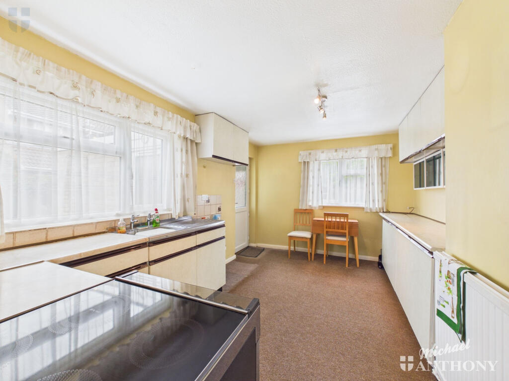 Elmhurst Road, Aylesbury - View 4