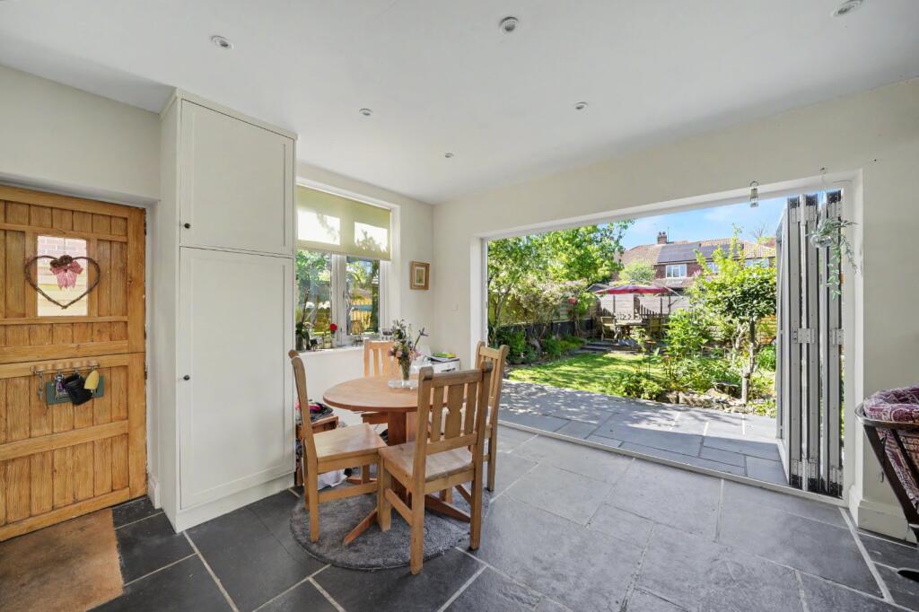 Westbourne Avenue, Harrogate, North Yorkshire, HG2 photo 4