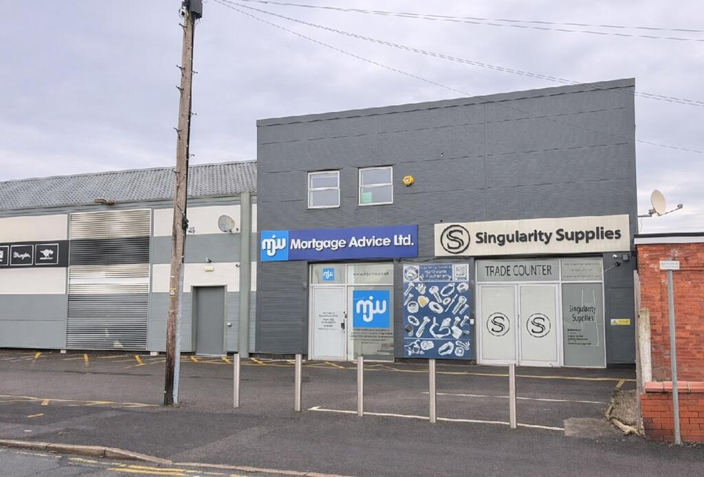 Main image of property: Unit 3, 535-537, Blackpool Road, Ashton, Preston, Preston