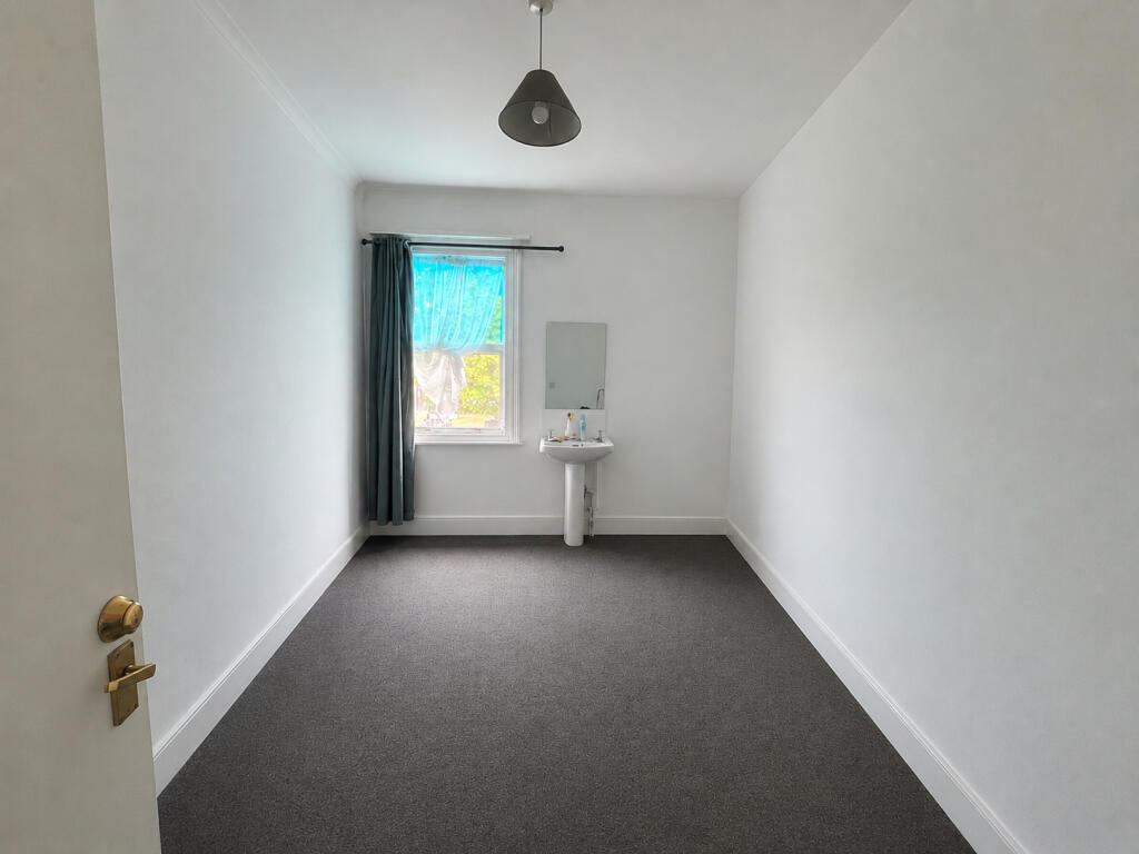 Main image of property: The Avenue, London, E4