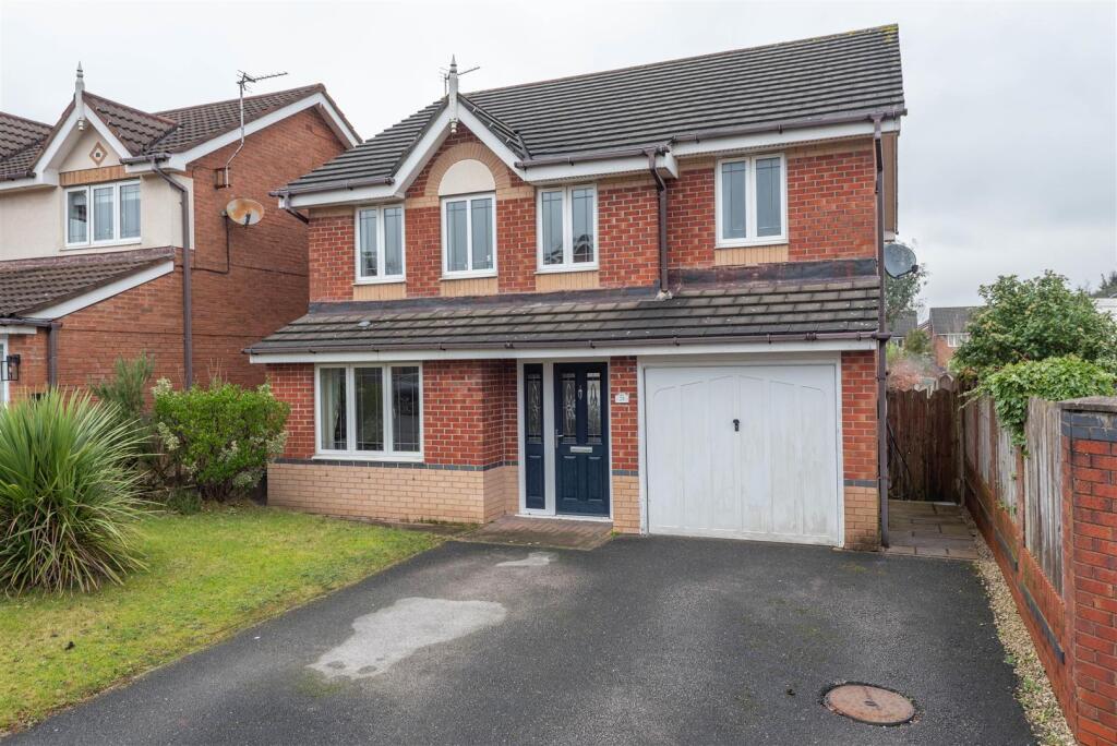 4-bed detached on Topaz Way, Chorley, £309,995