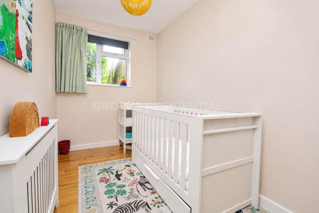 Apartment in New Malden - View 5