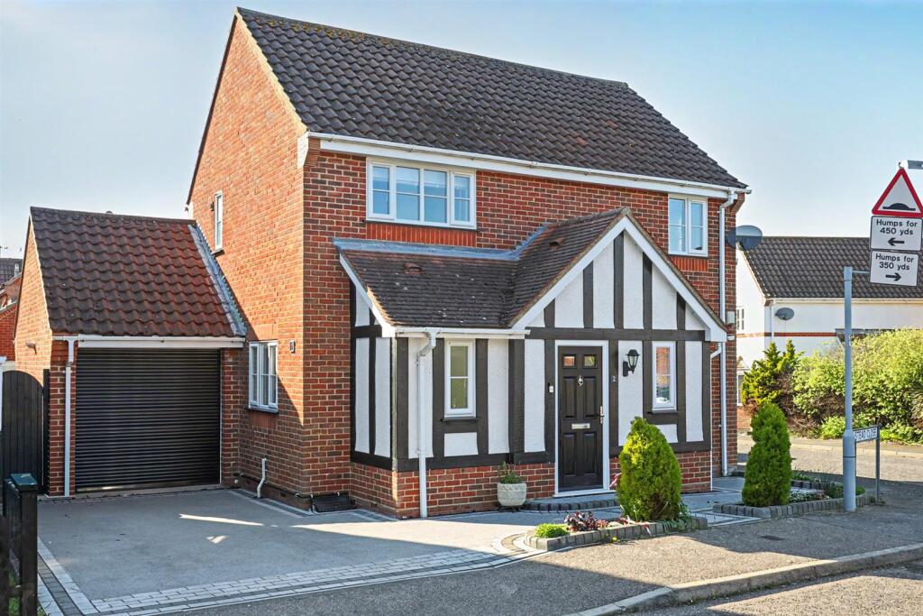 Main image of property: Polstead close, Rayleigh