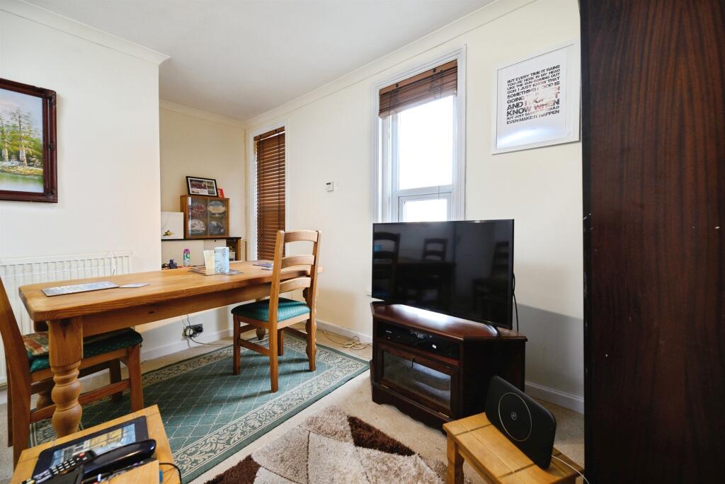 Apartment in Portsmouth, Milton - View 2