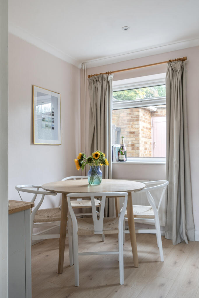 House in Hemel Hempstead - More
