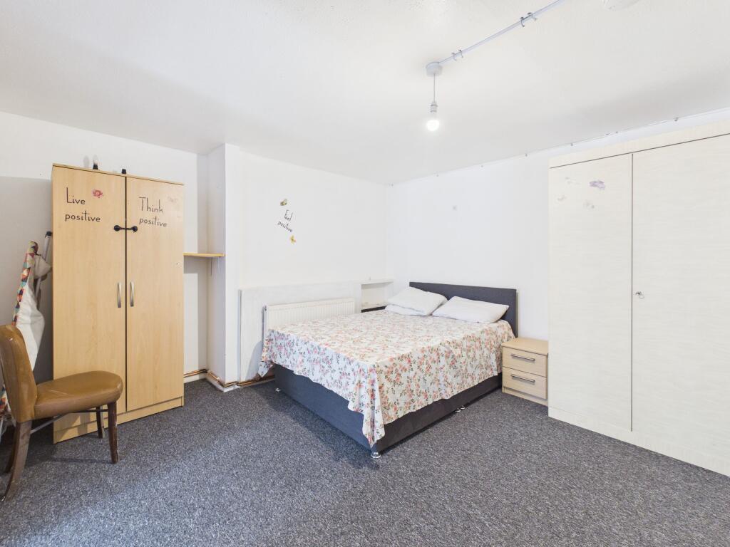 Main image of property: Room 1, Pegasus Road