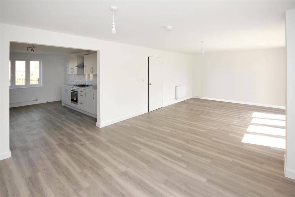 House in Wellingborough - View 3