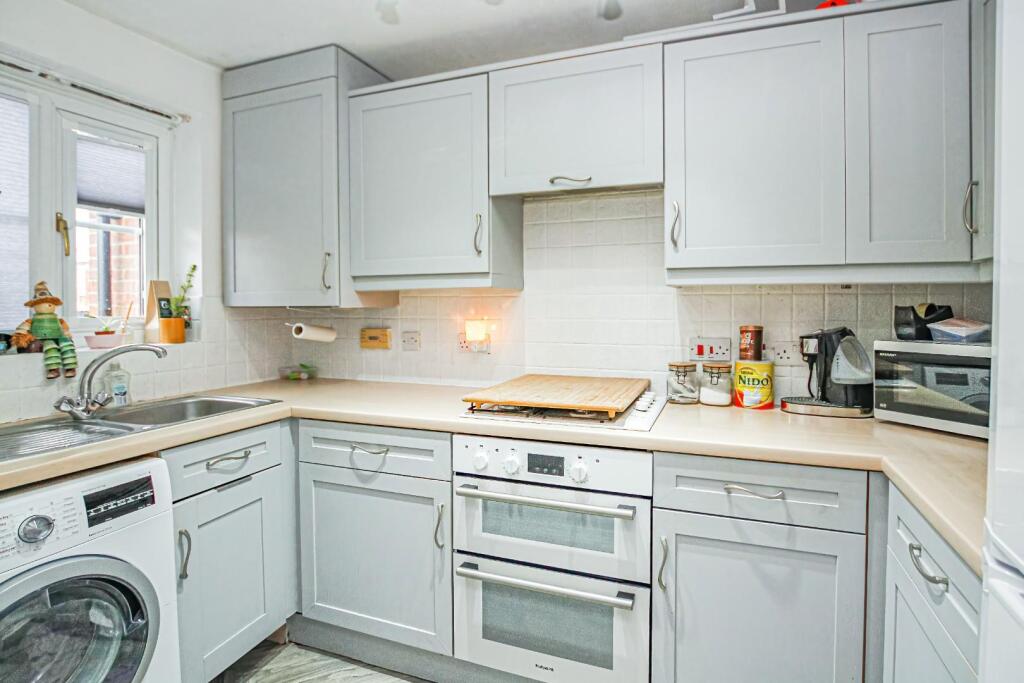 Gibson Drive, Leighton Buzzard photo 4